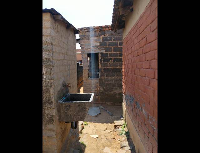 6 BEDROOM HOUSE FOR SALE IN CHLOORKOP
